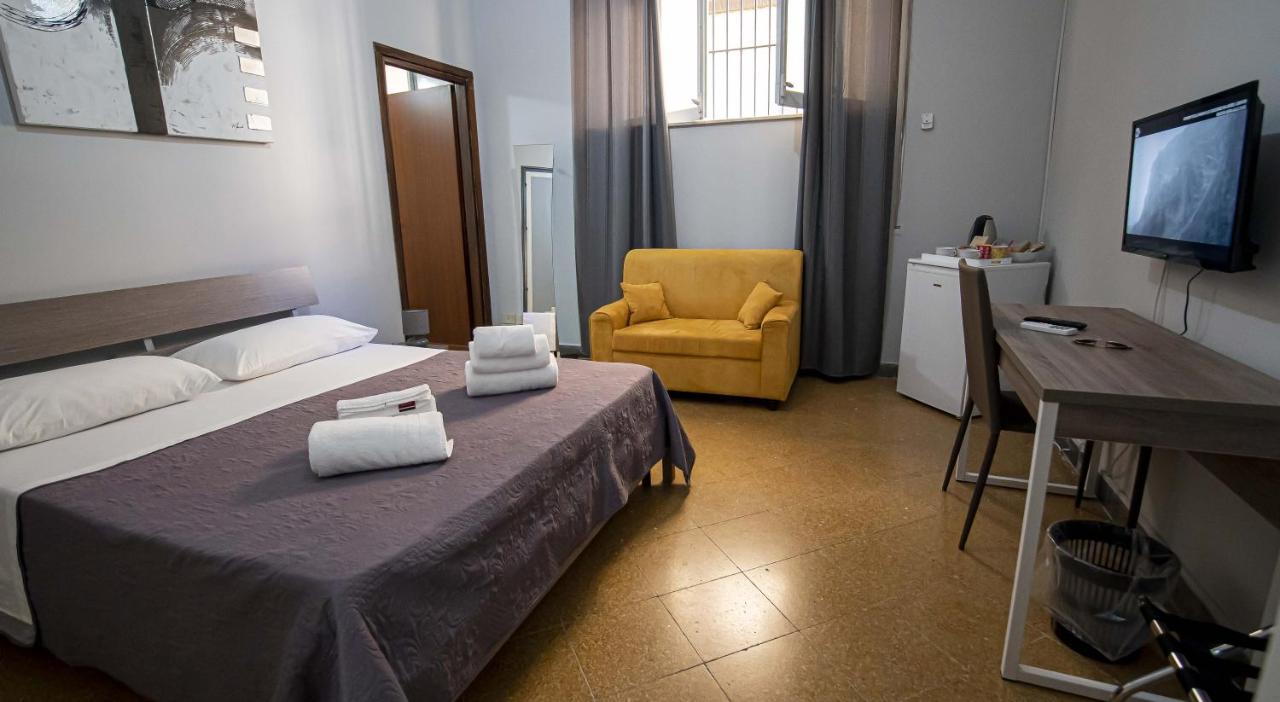 Giachi Friendly Rooms Alla Stazione Palerme Extérieur photo