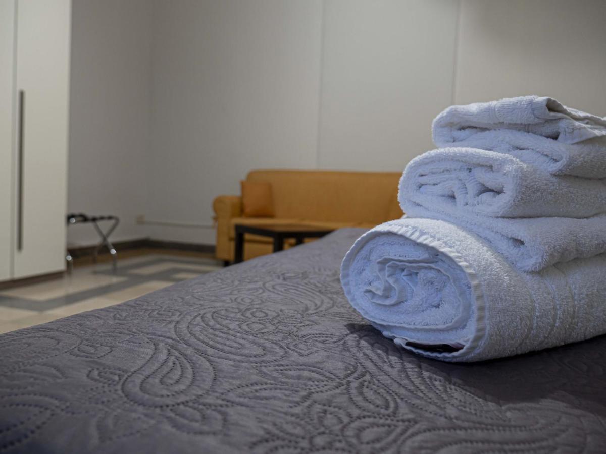 Giachi Friendly Rooms Alla Stazione Palerme Extérieur photo