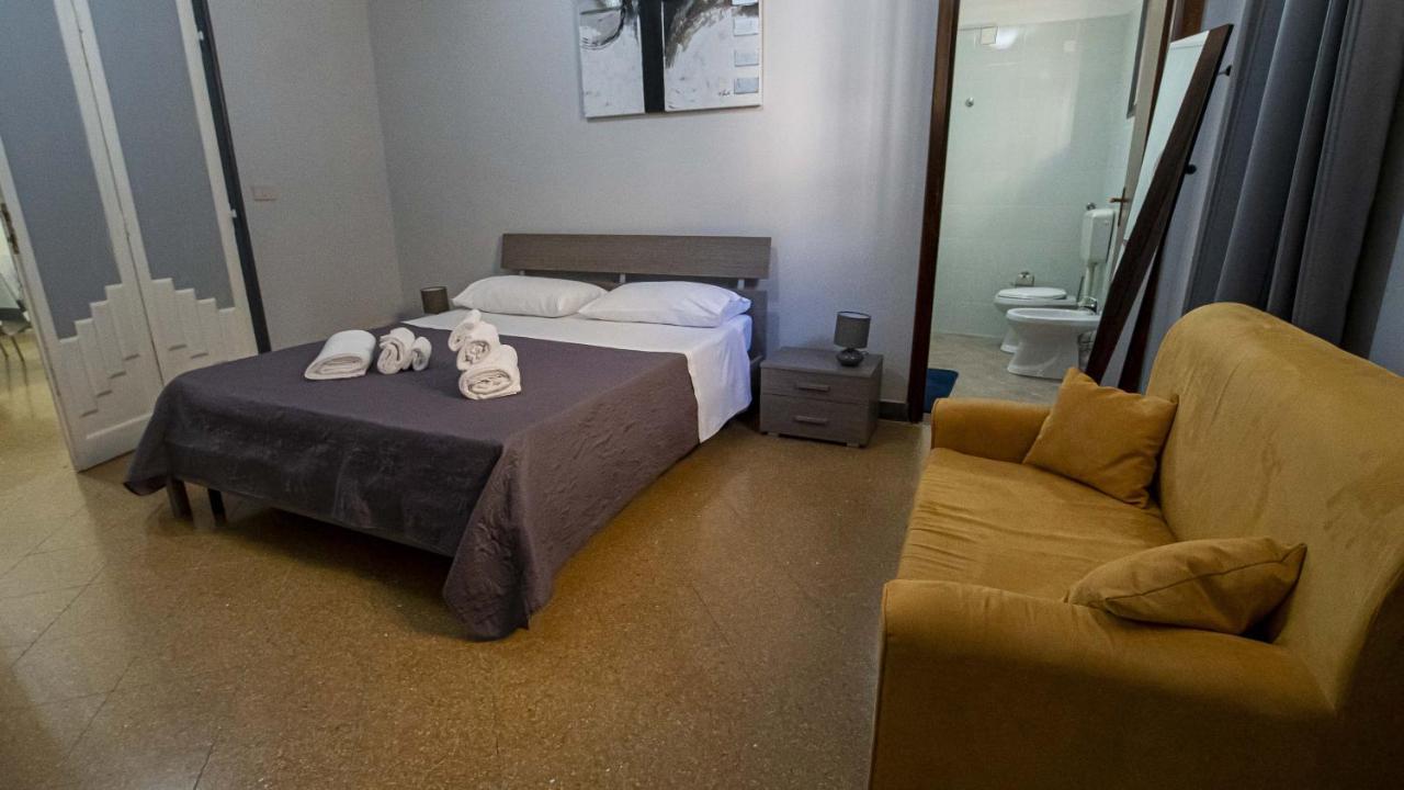 Giachi Friendly Rooms Alla Stazione Palerme Extérieur photo