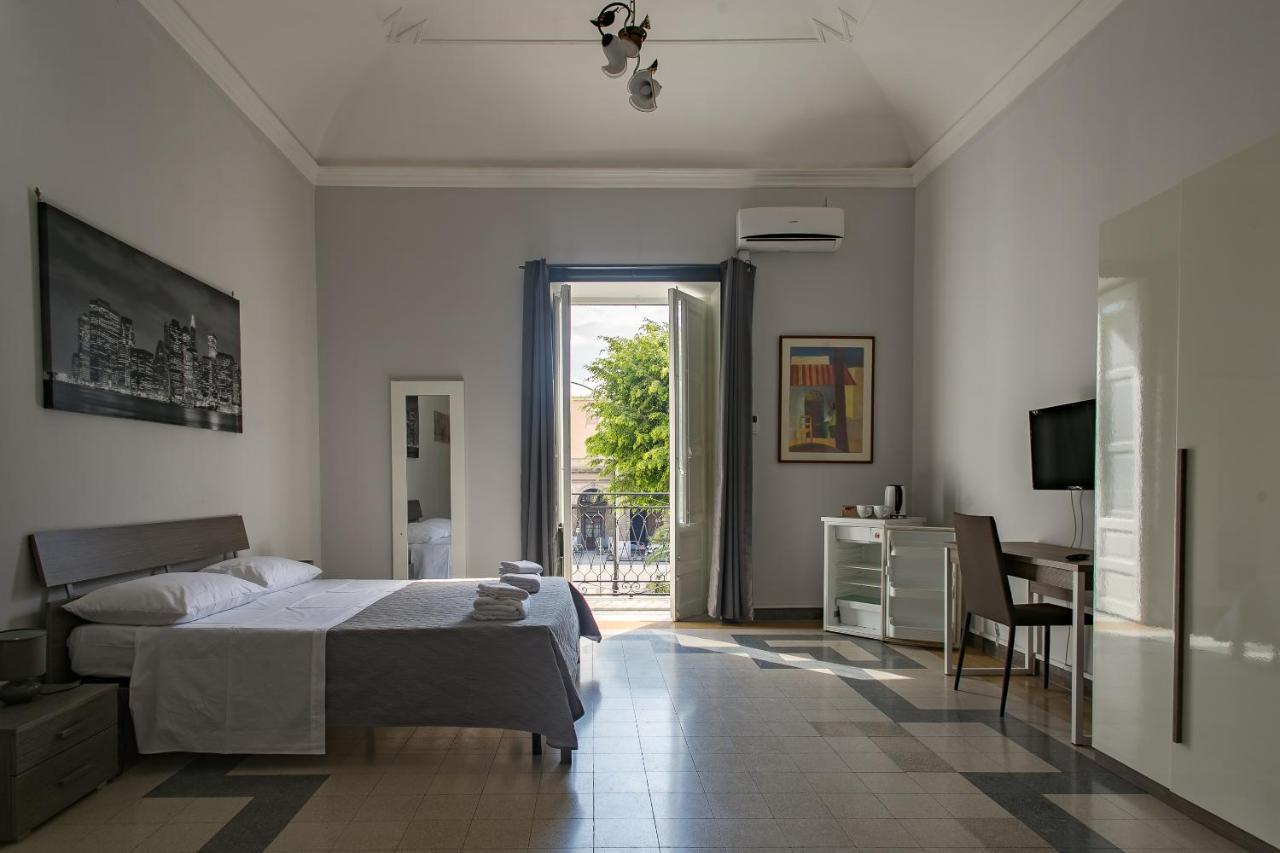 Giachi Friendly Rooms Alla Stazione Palerme Extérieur photo