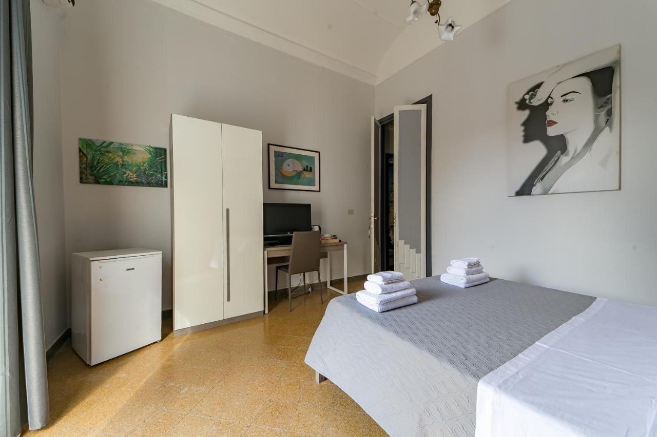 Giachi Friendly Rooms Alla Stazione Palerme Extérieur photo
