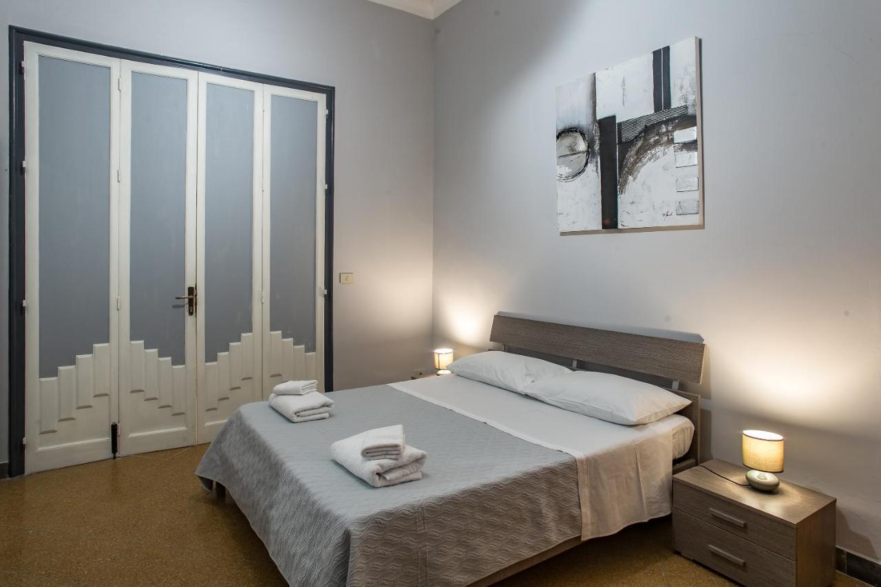 Giachi Friendly Rooms Alla Stazione Palerme Extérieur photo