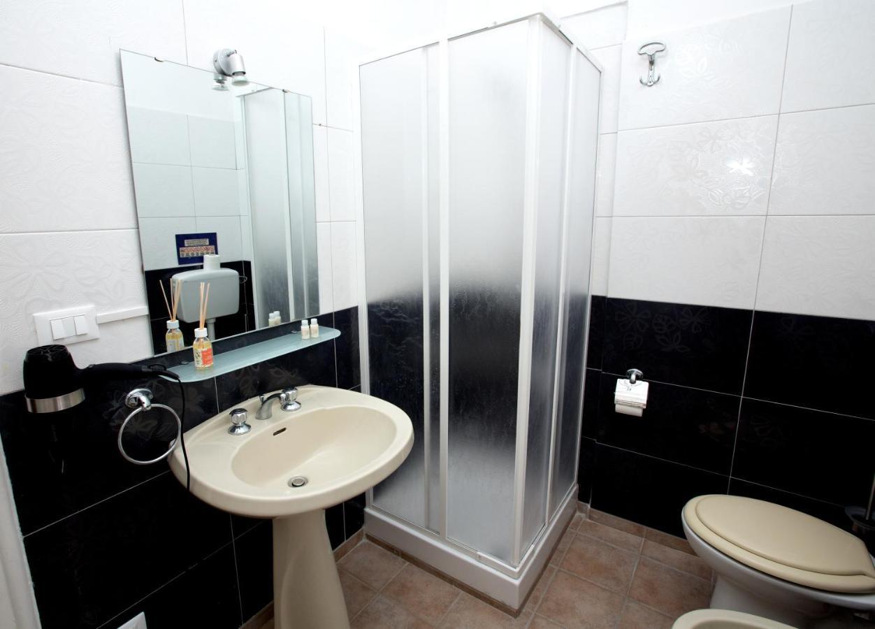 Giachi Friendly Rooms Alla Stazione Palerme Extérieur photo