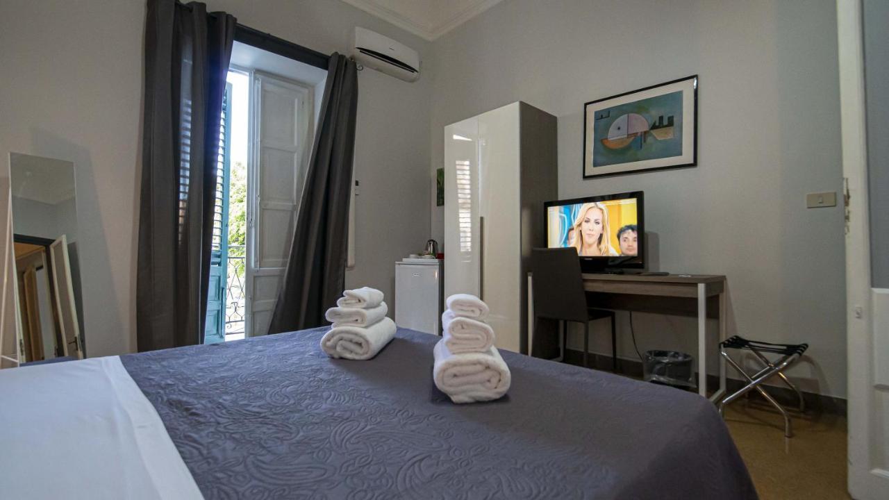 Giachi Friendly Rooms Alla Stazione Palerme Extérieur photo