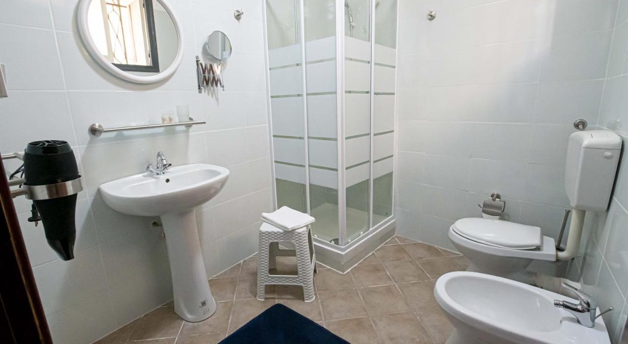 Giachi Friendly Rooms Alla Stazione Palerme Extérieur photo